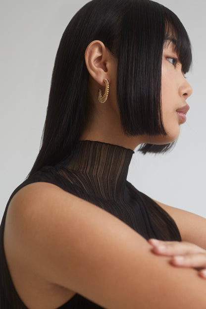 JUNO COIL WIRE HOOP EARRINGS