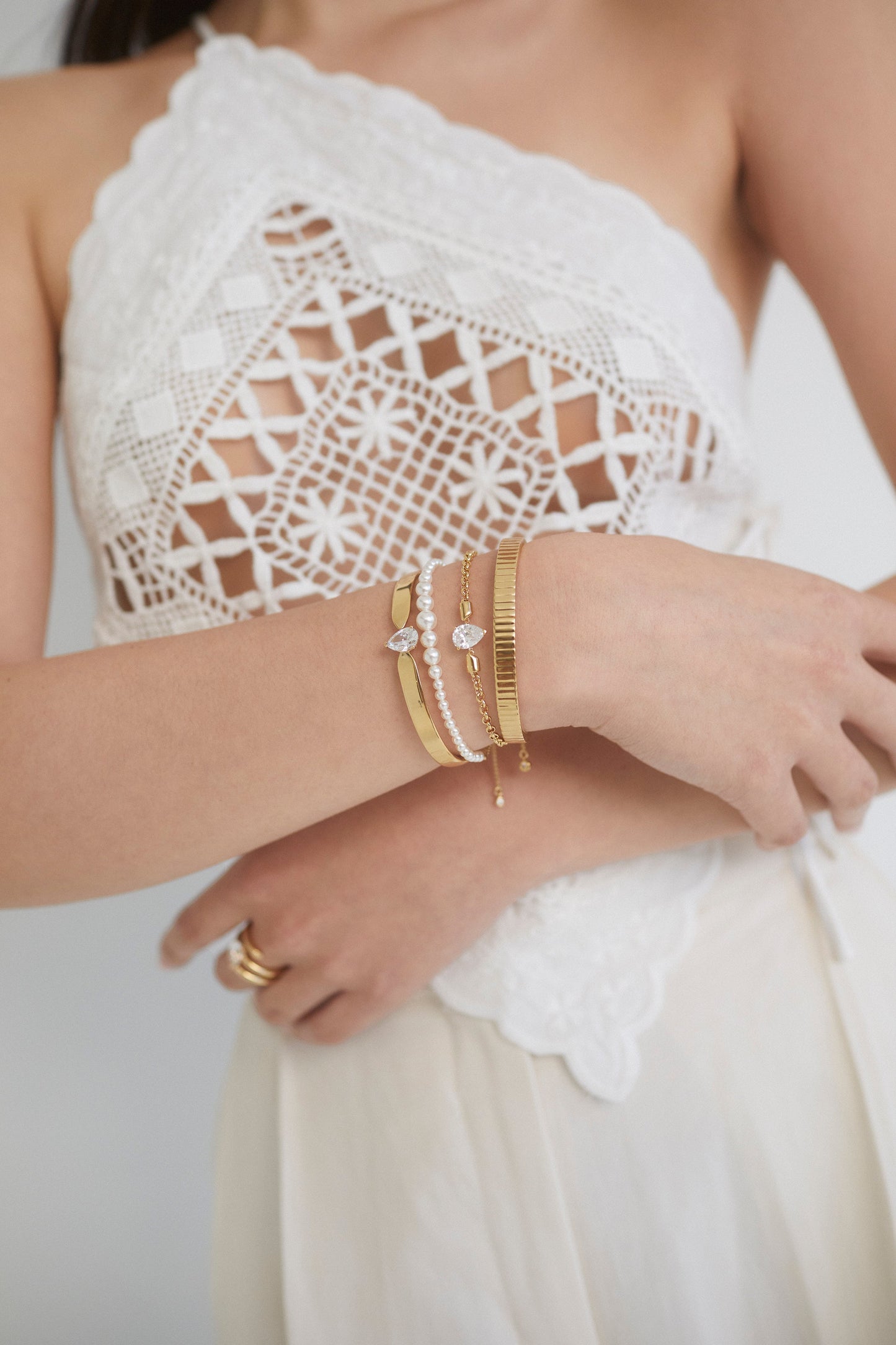 SIREN ALL-AROUND MIXED PEARL ADJUSTABLE BOLO BRACELET