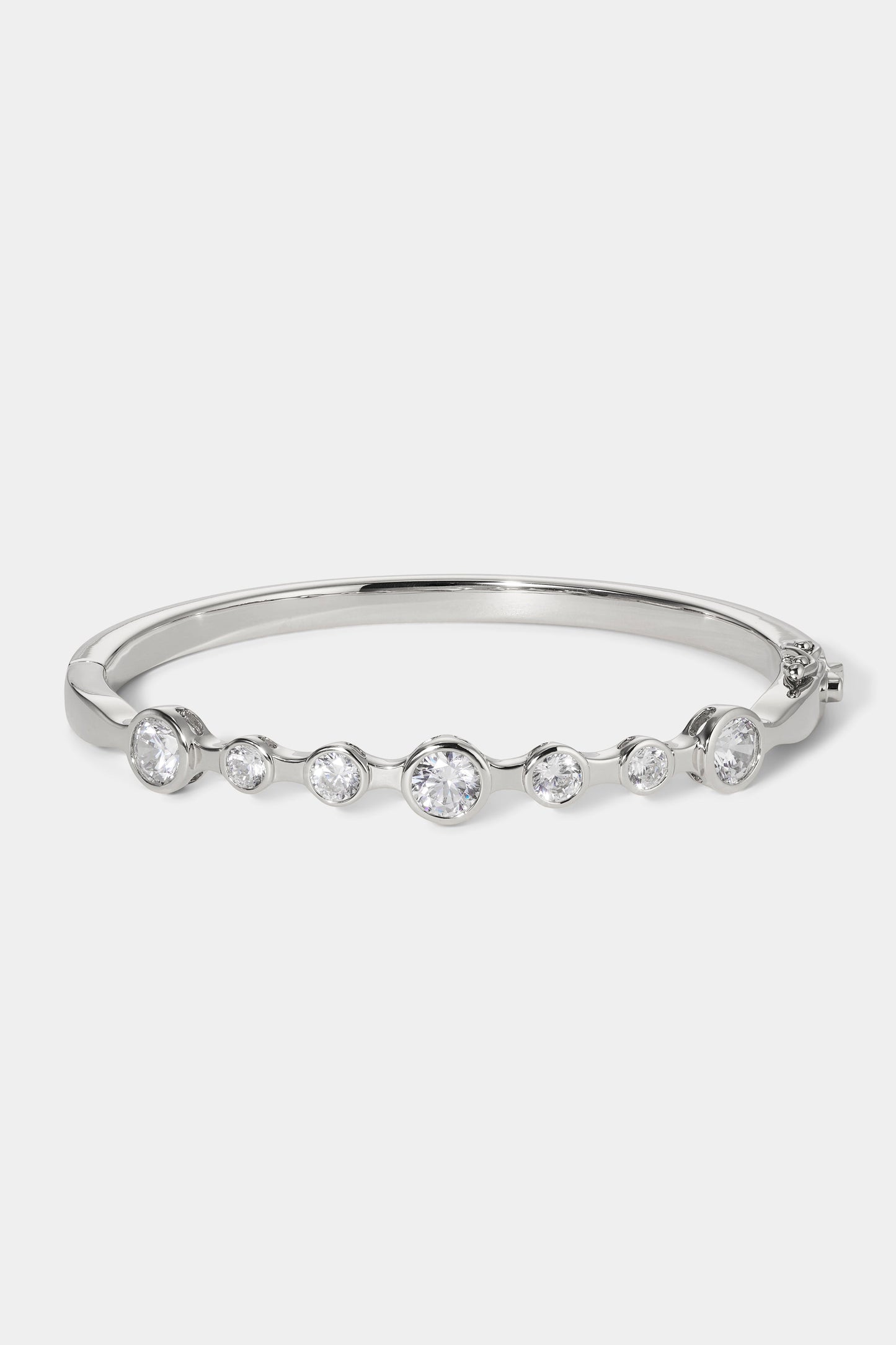 BROOKLYN PATTERN HINGE BRACELET IN RHODIUM PLATING