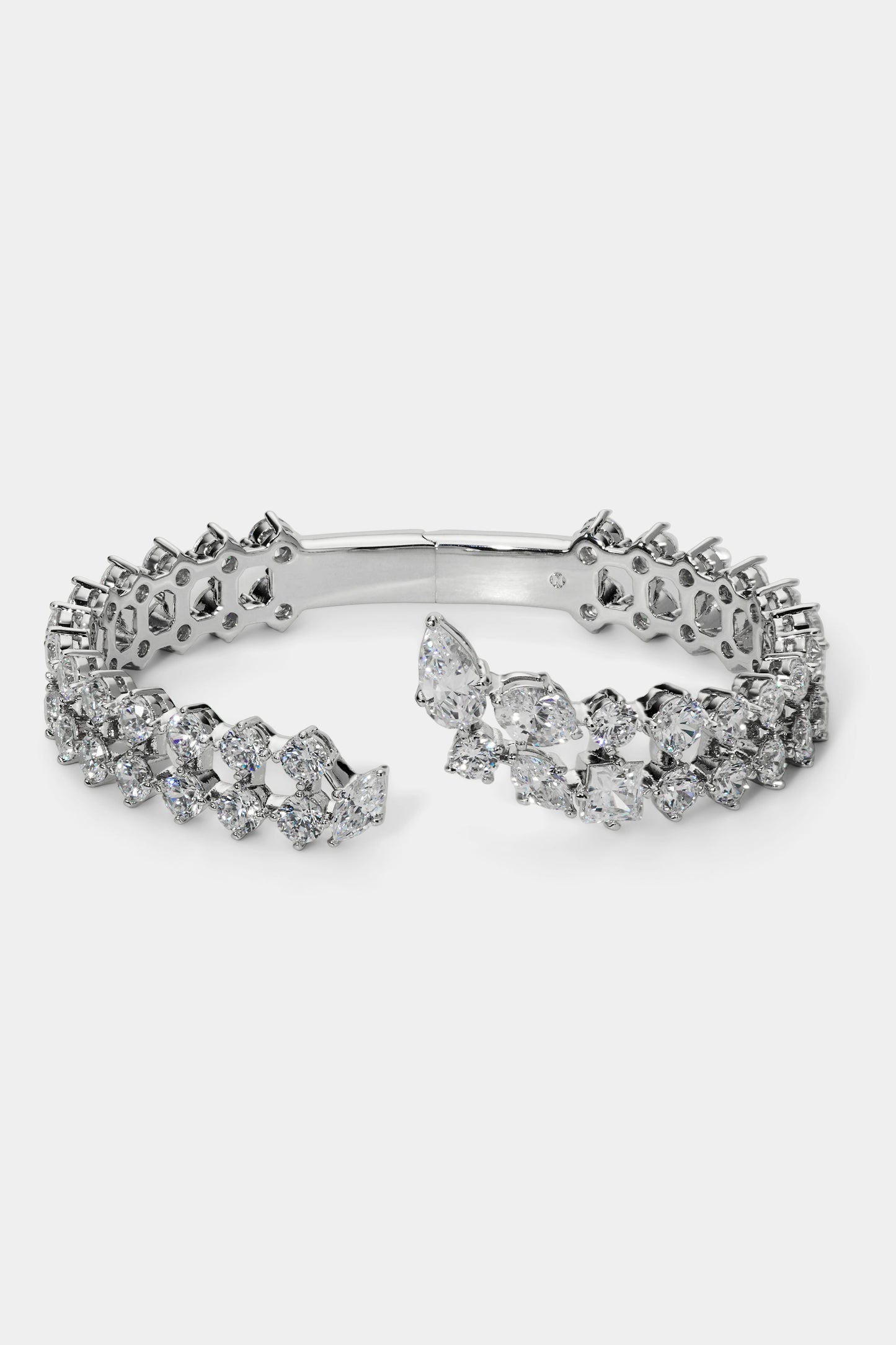 RIVIERA BOTTOM HINGE BRACELET IN RHODIUM PLATING