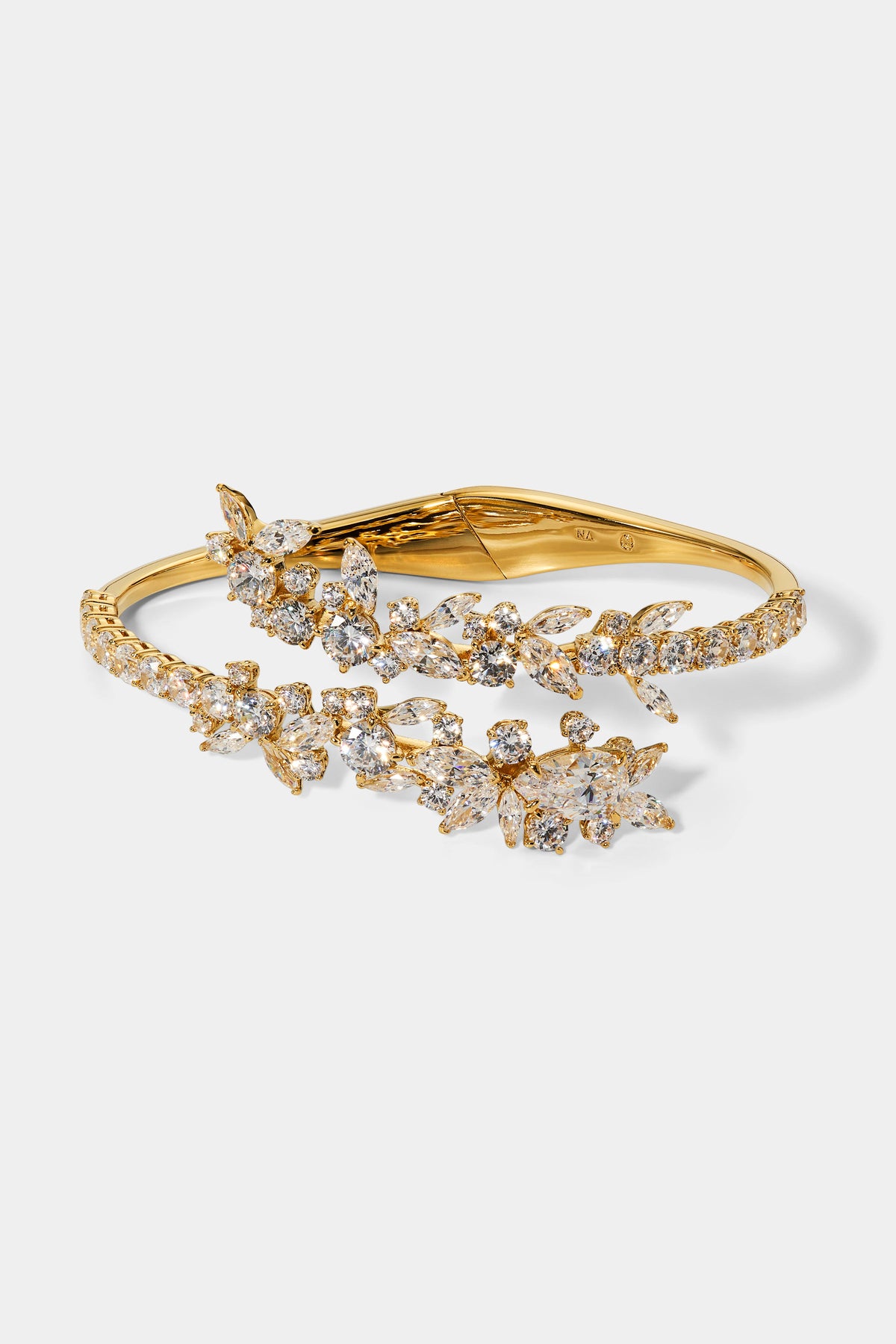 CANNES BOTTOM HINGE BRACELET IN GOLD PLATING