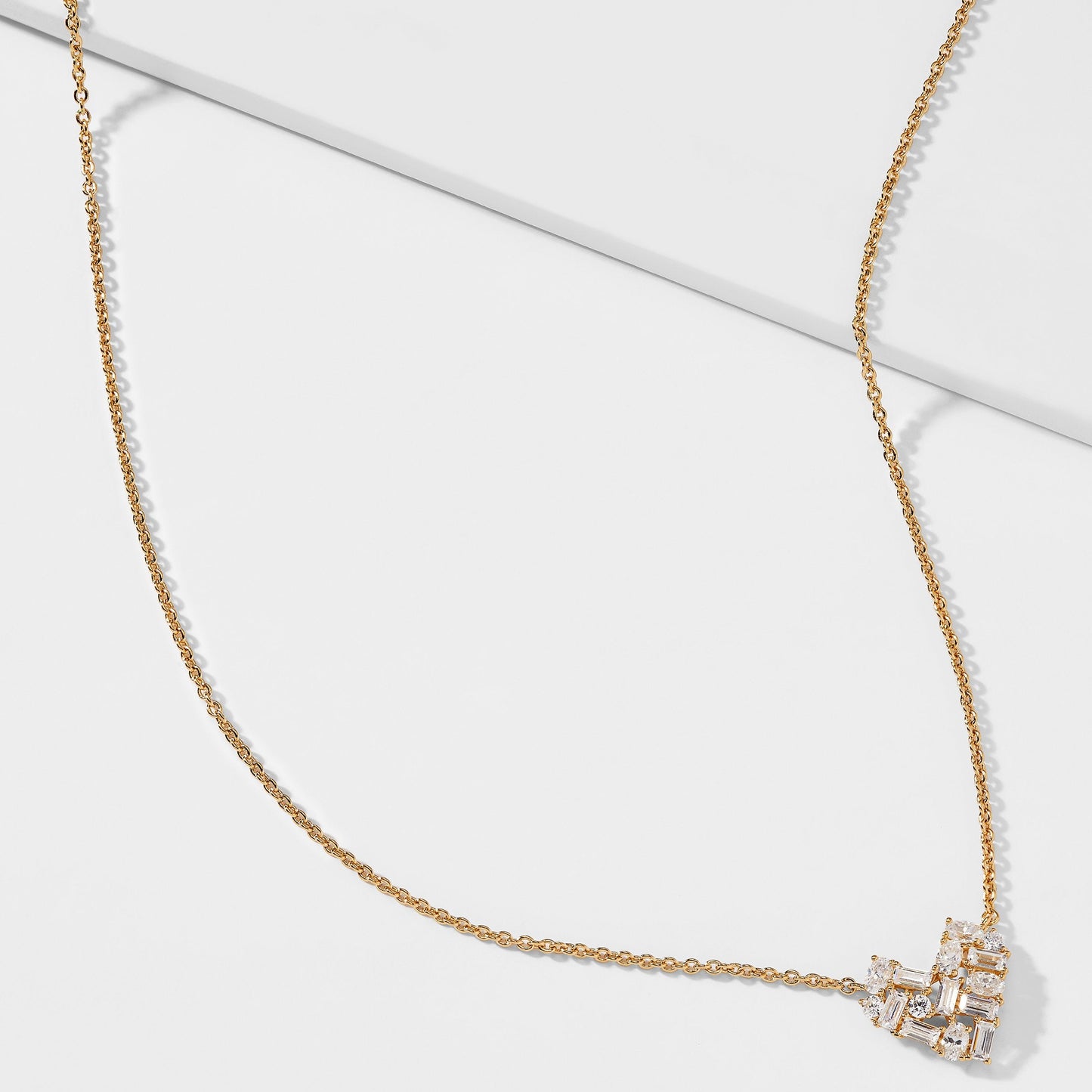 CLUSTER HEART NECKLACE