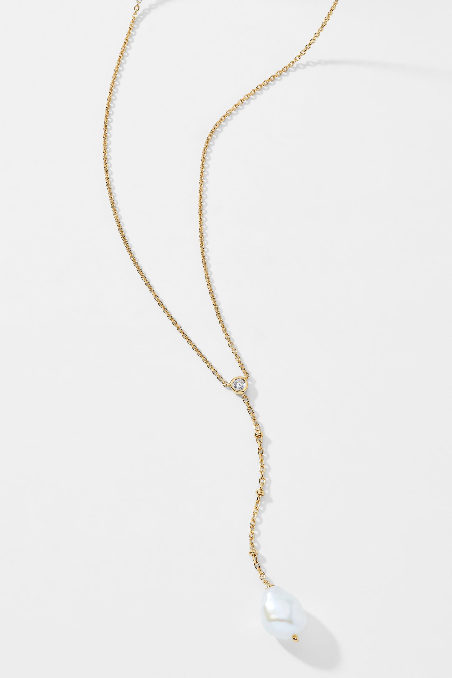 DOT DOT DOT PEARL Y NECKLACE