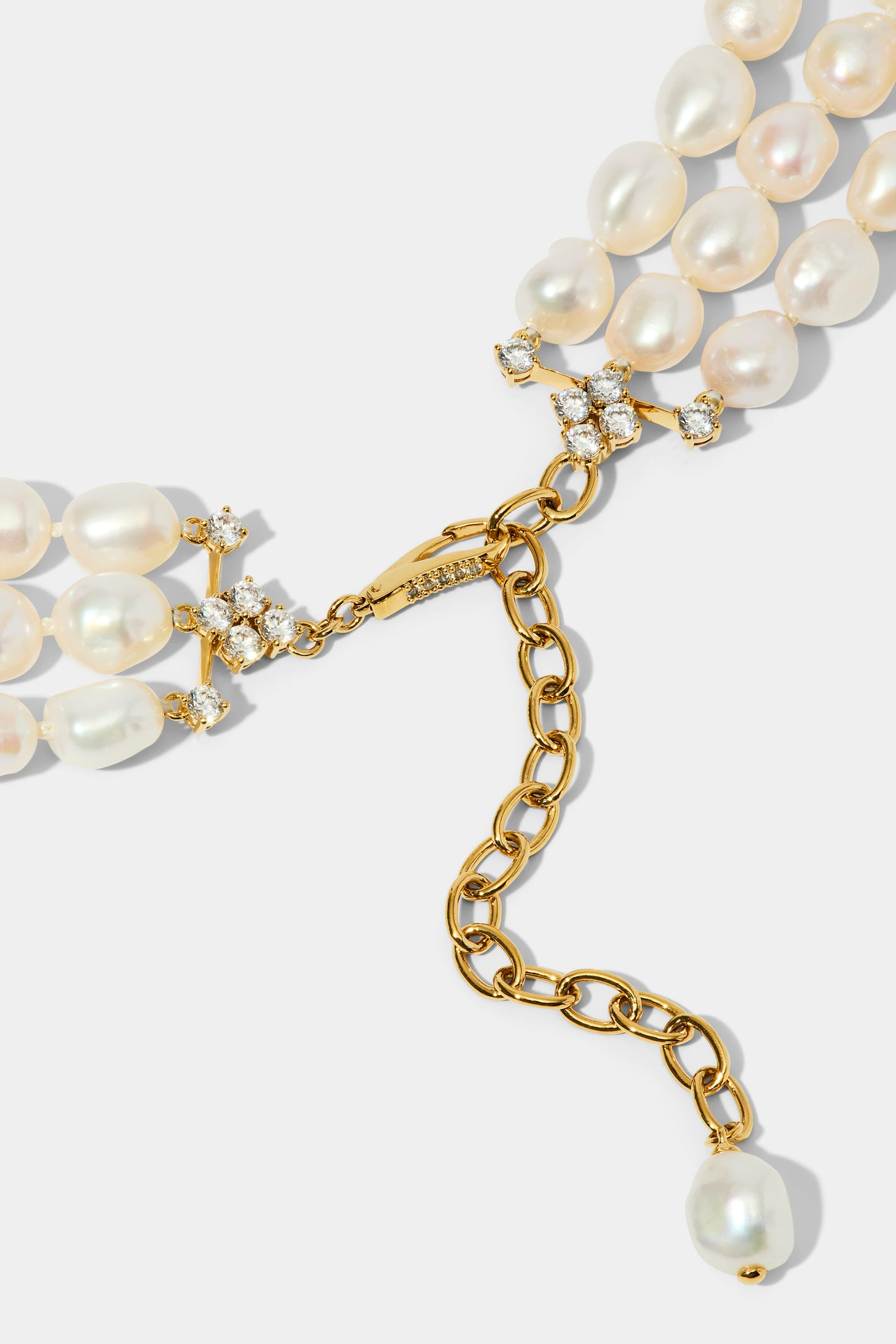 MADRID TRIPLE FRESHWATER PEARL CHOKER NECKLACE CLOSURE VIEW IN GOLD PLATING