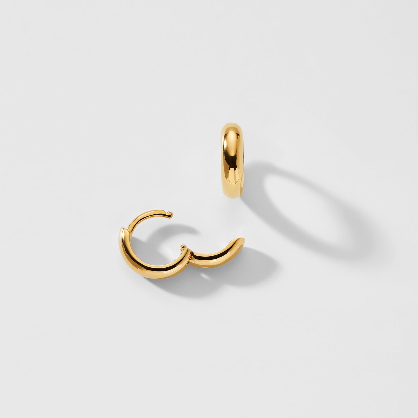 14KT GOLD 10MM BOLD HUGGIE HOOP EARRING