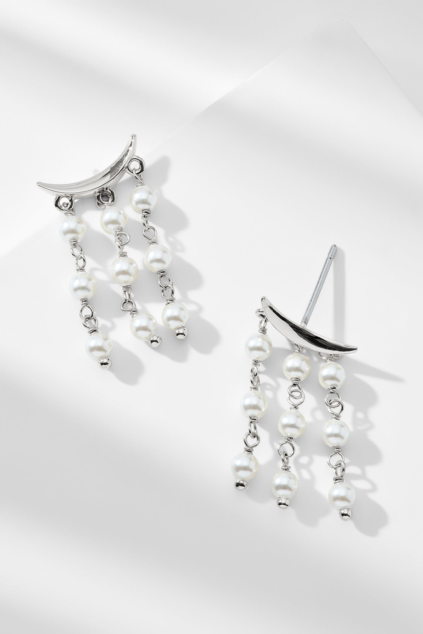 DOT DOT DOT PEARL FRINGE EARRINGS