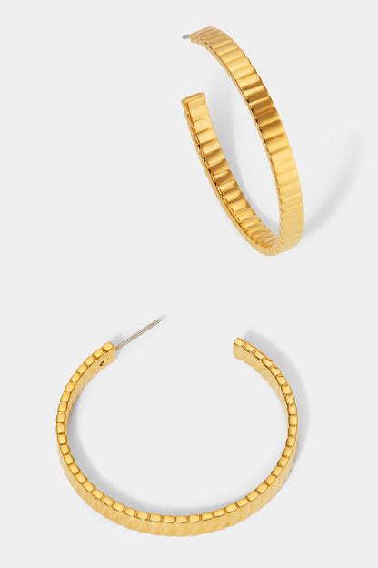 SUNLIGHT LARGE RIBBED C-HOOP EARRINGS