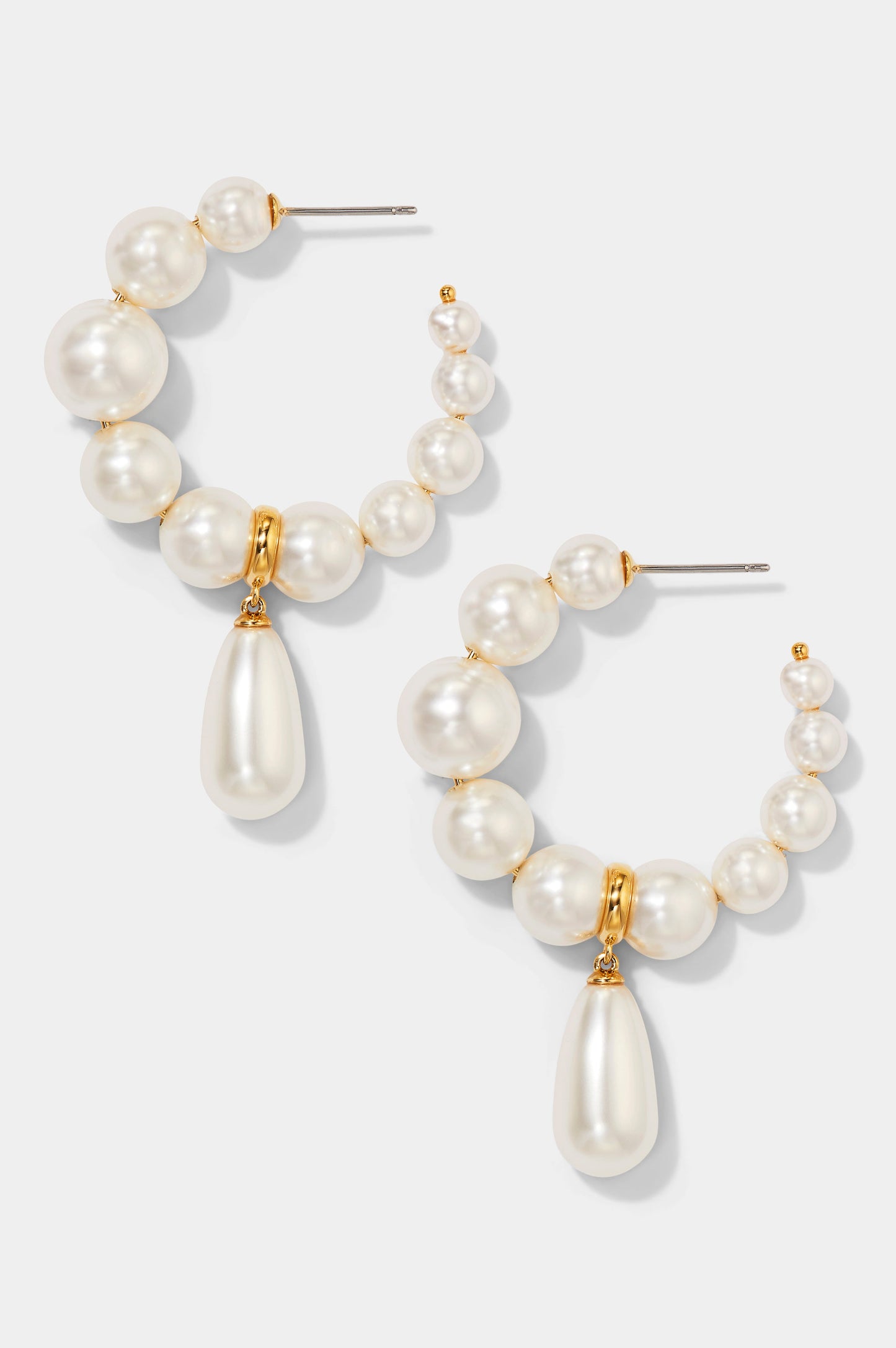 LONDON PEARL DROP C HOOP EARRINGS IN GOLD PLATING