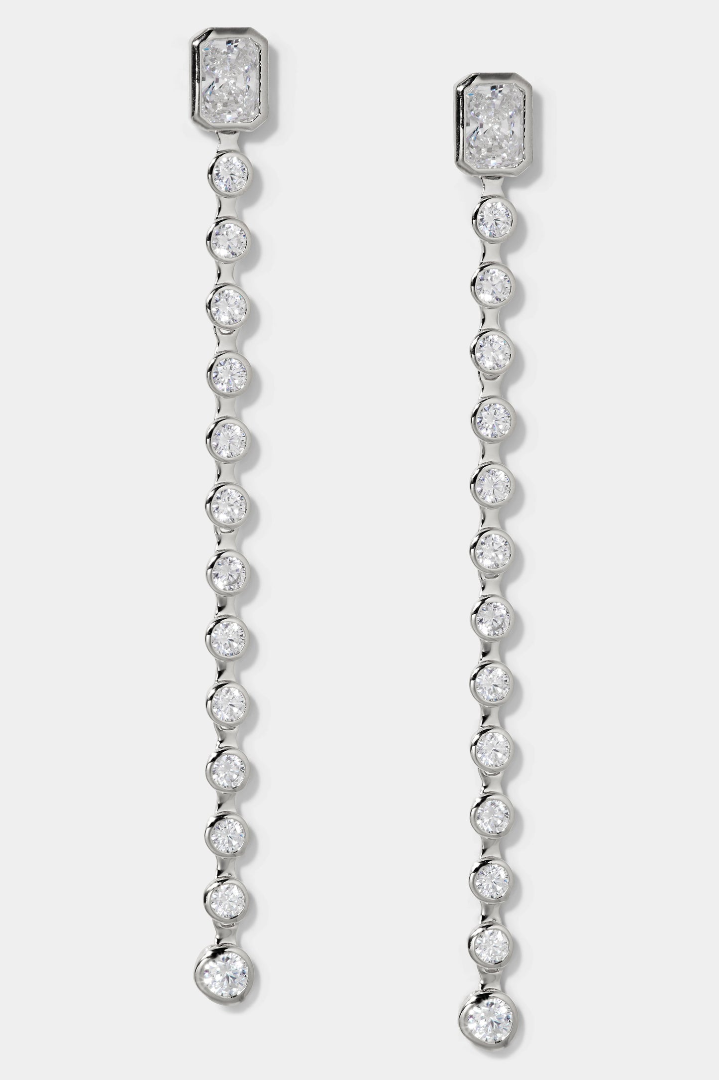 BROOKLYN LONG LINEAR EARRINGS IN RHODIUM PLATING