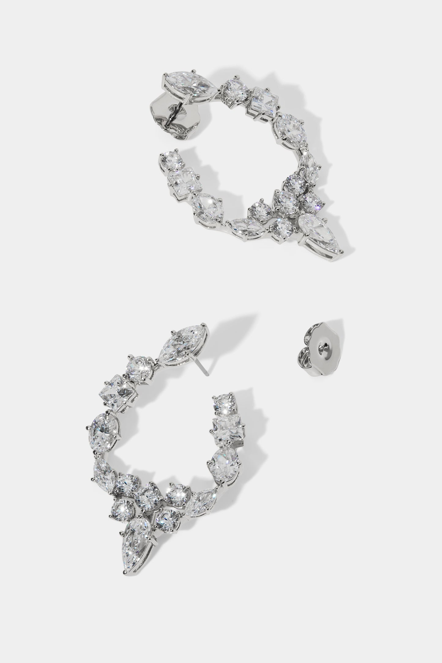 RIVIERA FRONTBACK EARRINGS IN RHODIUM PLATING, SHOWCASING THE POST-BACK CLOSURE