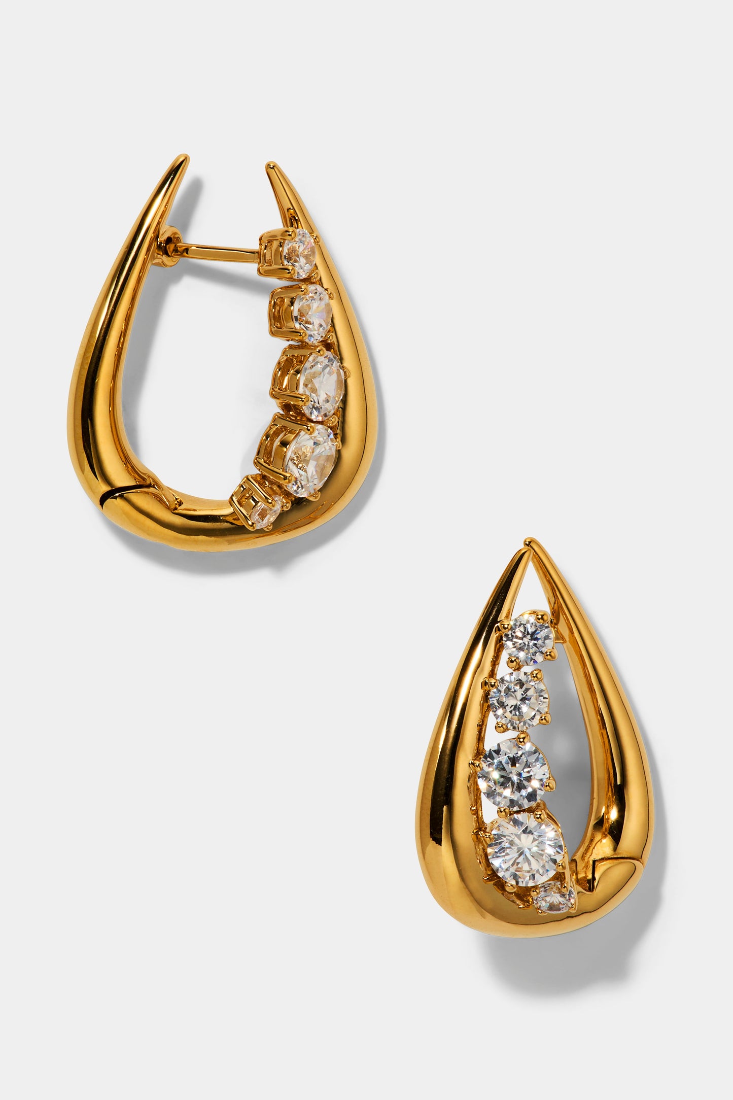 PHENOM HUGGIE EARRINGS GOLD PLATING