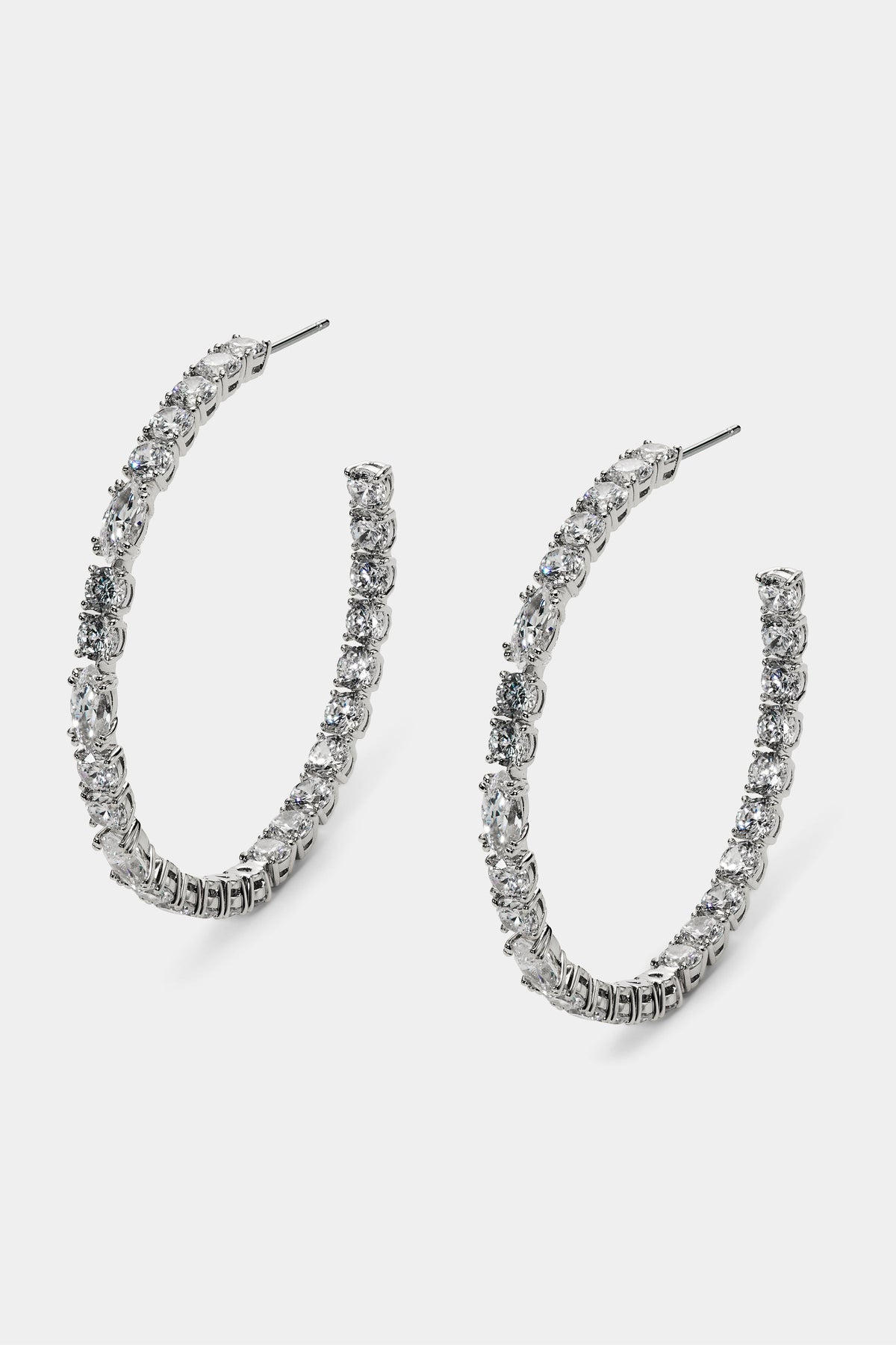 TWINNIE C HOOP EARRINGS IN RHODIUM PLATING
