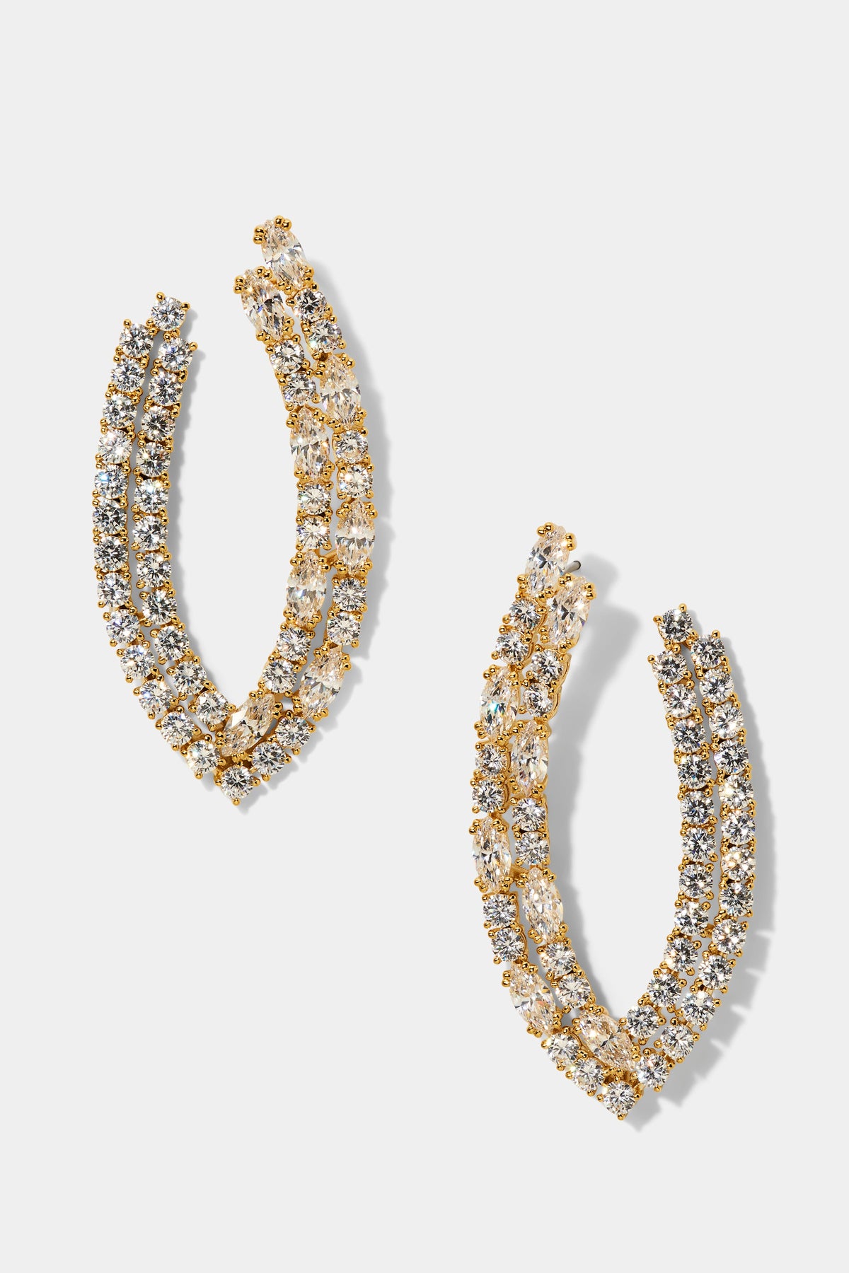TWINNIE FRONTBACK PATTERN HOOP EARRINGS IN GOLD PLATING
