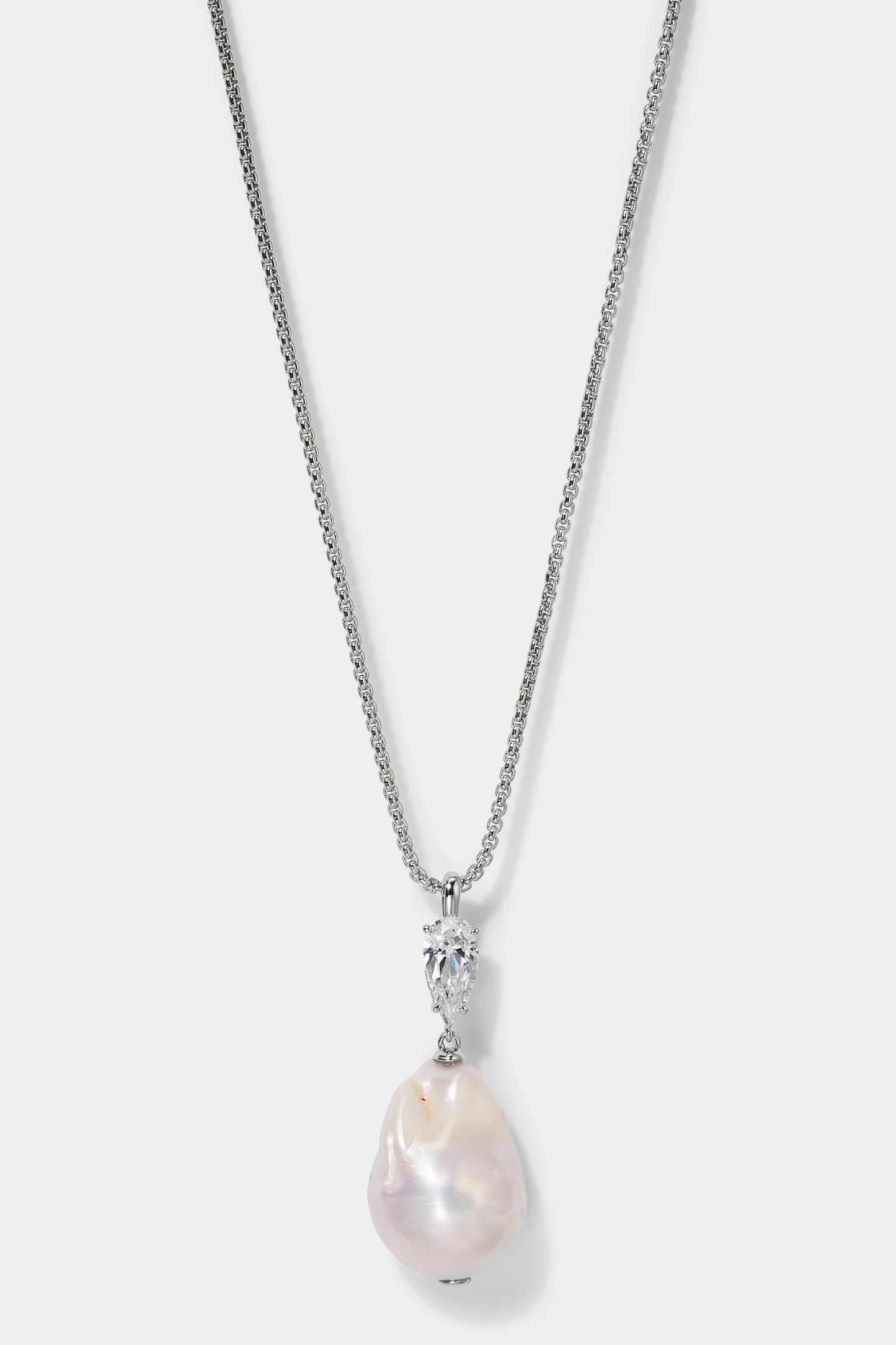 LONDON 22" FRESHWATER PEARL PENDANT NECKLACE IN RHODIUM PLATING.