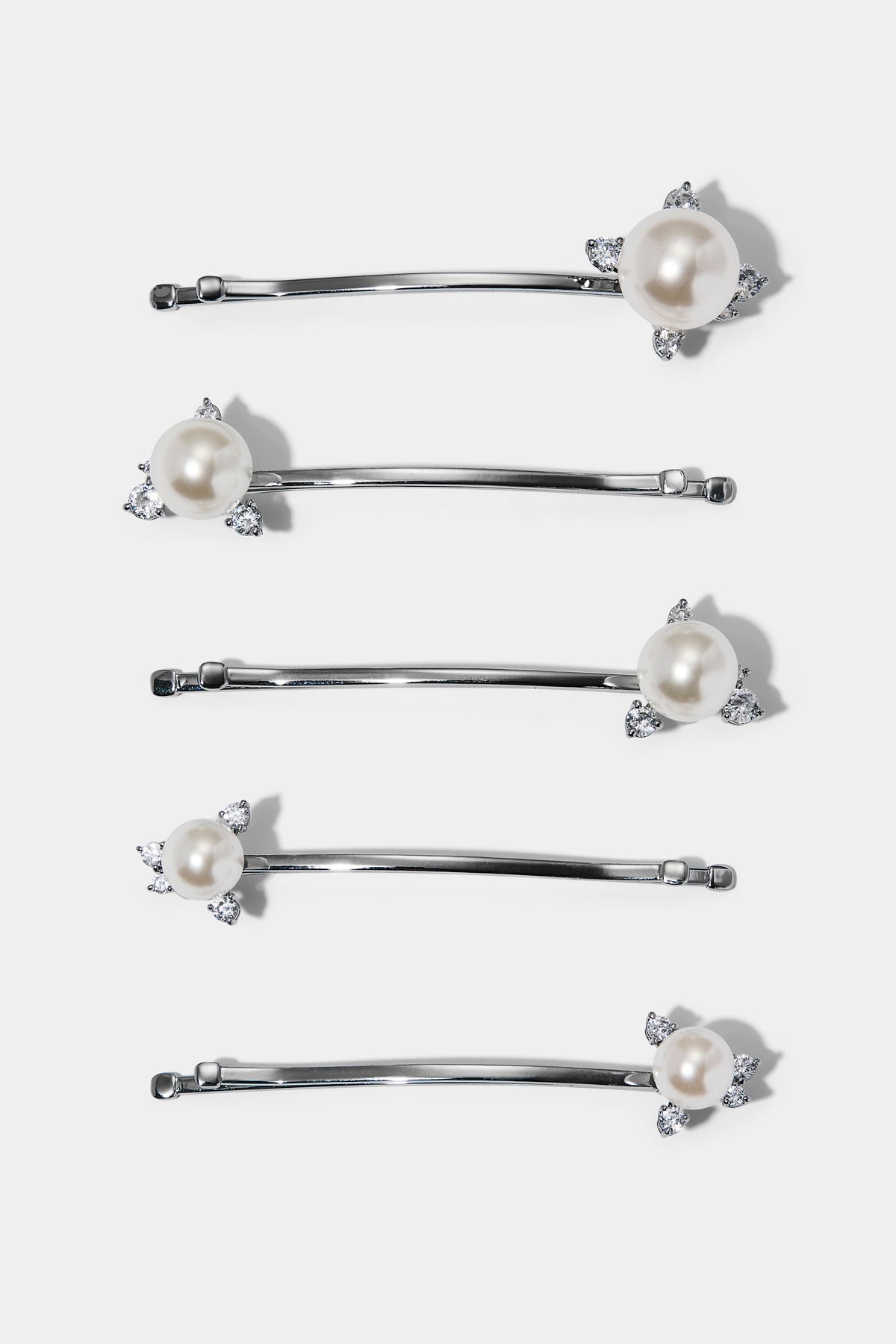 PEARL SET OF BOBBY PINS IN SILVER TONE
