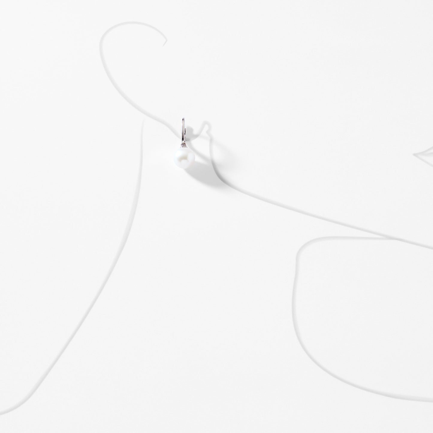 10MM GENUINE FRESHWATER PEARL LEVERBACK EARRINGS