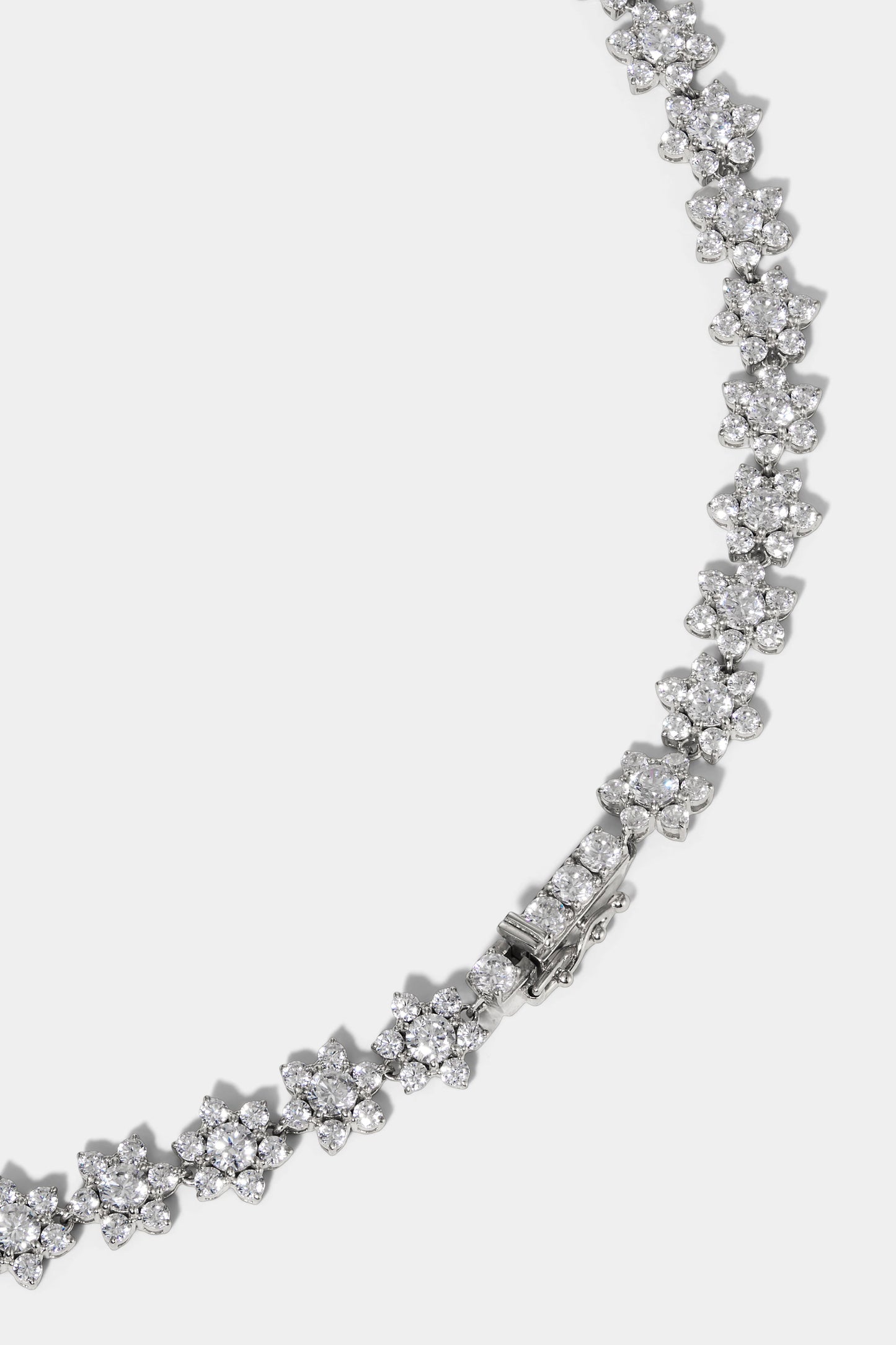 CLOSE UP DETAIL IMAGE OF DAHLIA FLORAL COLLAR NECKLACE IN RHODIUM PLATING