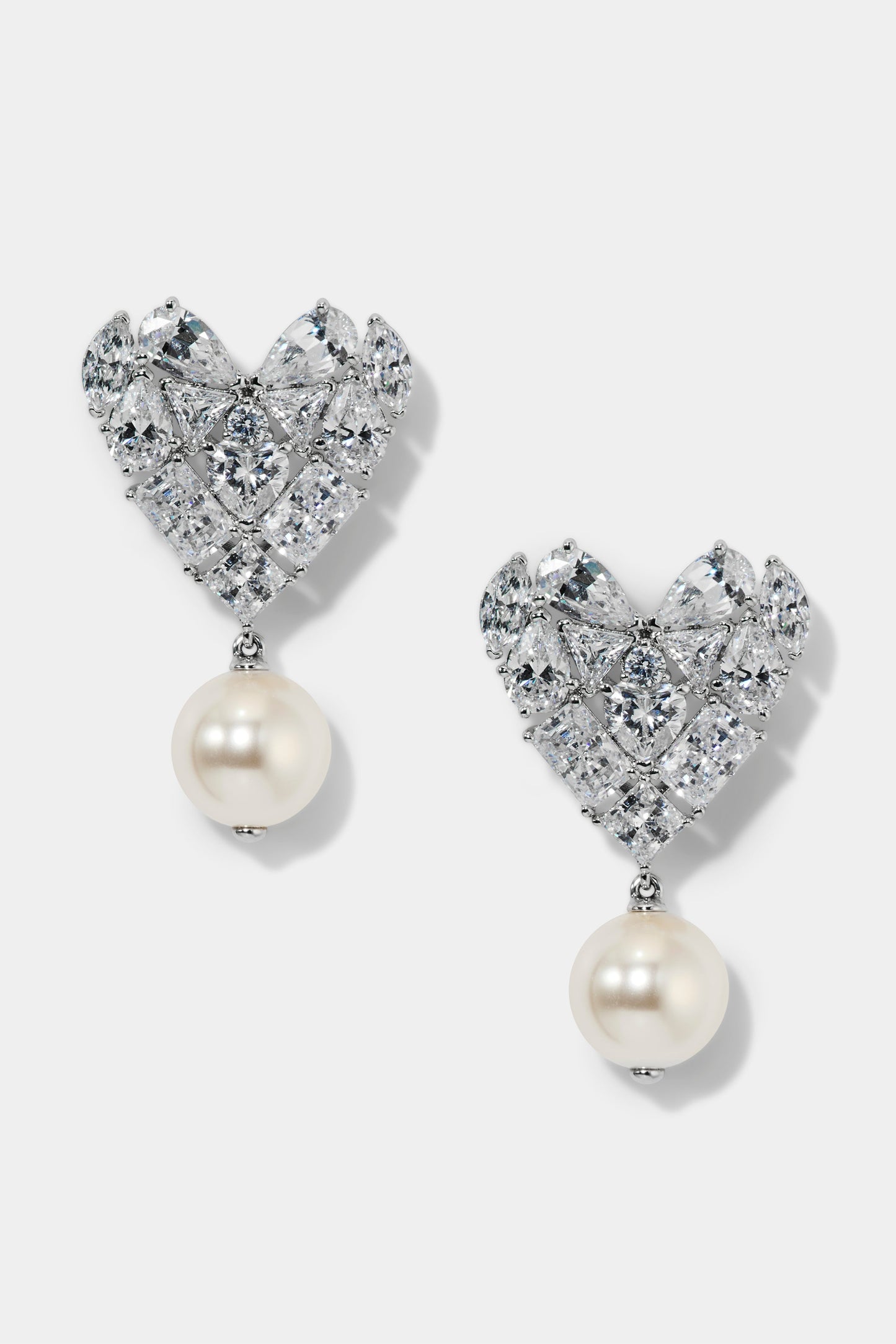 MATERIAL PEARL HEART DROP EARRINGS IN RHODIUM PLATING